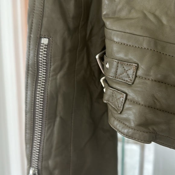 Gorgeous leather Anine Bing distressed motorcycle jacket- army green - Picture 2 of 5